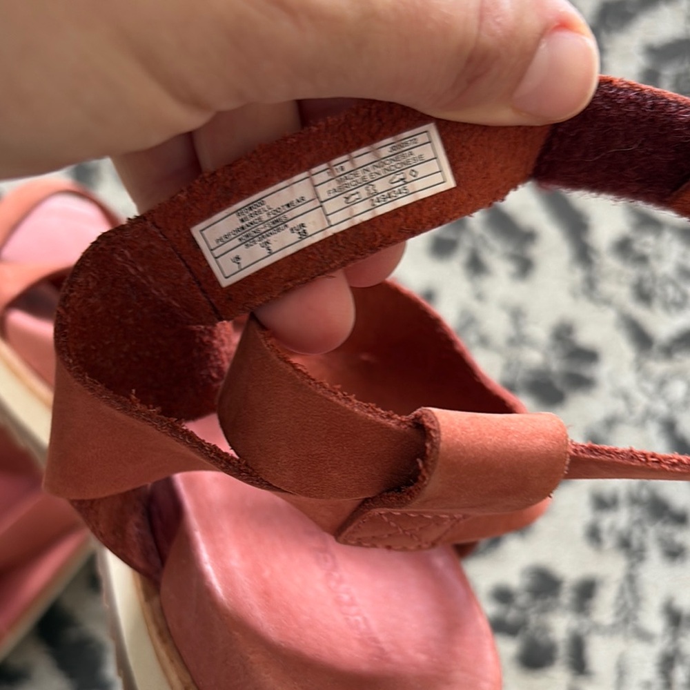 Merrell dusty rose Sandals Comfortable Summer Footwear - Picture 5 of 9